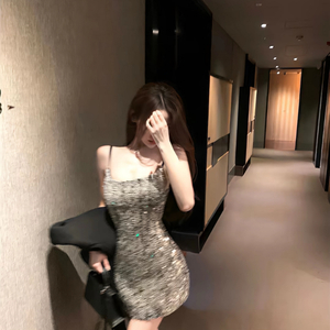 俄罗斯老大妈发型找80岁的老头裸体性交真人真事的视频
